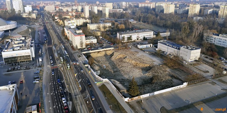 Wysokościowce nie dla Olsztyna. Co dalej z inwestycją na rogu al. Piłsudskiego i ul. Dworcowej? [ZDJĘCIA]