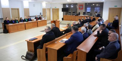 Artykuł: Olsztyn. Sąd zajął się aferą Helpera. Piotr Grzymowicz: Prokurator działa w ramach 'układu pisowskiego'