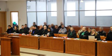 Artykuł: Olsztyn. Ruszył proces w sprawie Helpera. Olsztyńscy urzędnicy z zarzutami [RAPORT]