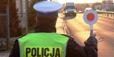Artykuł: Z "ciężką nogą" przez ulice Olsztyna. 21-latek pędził BWM 128 km/h aleją Sikorskiego