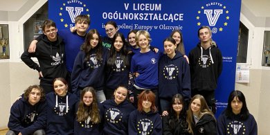 Artykuł: Uczniowie V LO w Olsztynie edukują i podnoszą świadomość społeczeństwa w zakresie pierwszej pomocy. Oto „ReanimAKCJA"