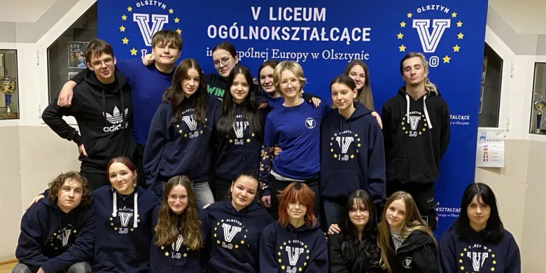 Uczniowie V LO w Olsztynie edukują i podnoszą świadomość społeczeństwa w zakresie pierwszej pomocy. Oto „ReanimAKCJA"