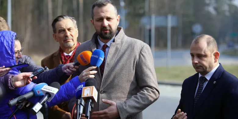 Robert Szewczyk i wójtowie za "żółtym" wariantem północnej obwodnicy Olsztyna