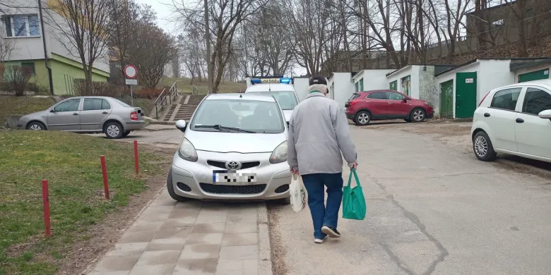 "Wolna amerykanka" kierowców w Olsztynie. Pojazdy trafiły na lawetę [ZDJĘCIA, WIDEO]