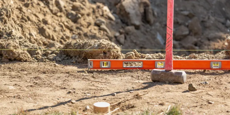 Jak wykonać fundament pod kontener morski?