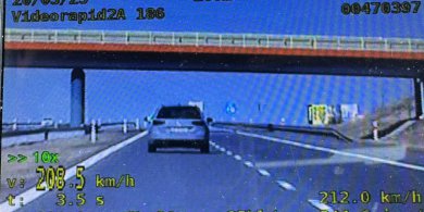 Artykuł: 54-latek na S7 pod Olsztynkiem pobił rekord półrocza. O dziwo nie kierował BMW