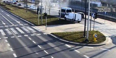 Artykuł: Pożar audi na al. Sikorskiego w Olsztynie. W ruch poszły policyjne gaśnice [WIDEO]
