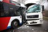 Na DK51 między Ługwałdem a Spręcowem doszło do zderzenia samochodu ciężarowego z autobusem