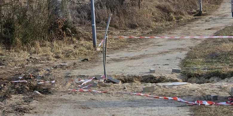 Gmina Stawiguda. Prace przy jeziorze Bartąg. Czy spacerowicze zostaną ze zniszczoną ścieżką? [ZDJĘCIA]