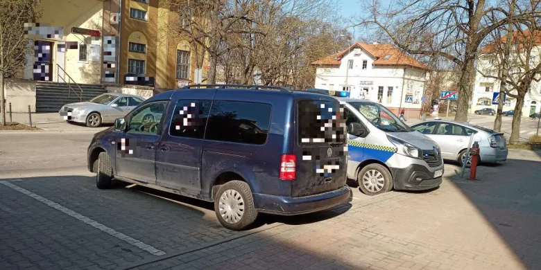 Olsztyn. Coraz więcej osób zajmuje miejsca taksówkarzom [ZDJĘCIA]