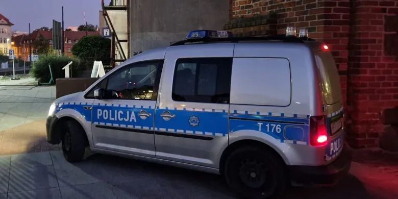 Ukradł piwo i ciastka na Starym Mieście w Olsztynie. Zanim go złapali, 40-latek już trawił