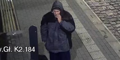 Artykuł: Olsztyn. Ćmił papierosa i czarował cudzy bagaż spojrzeniem. Teraz szuka go policja [WIDEO]