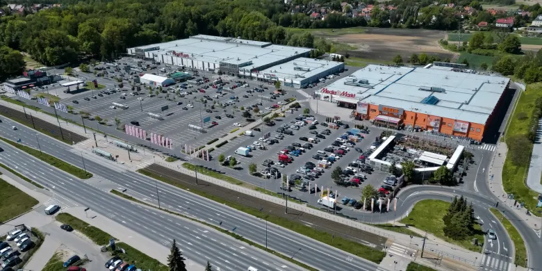 Centrum handlowe przy al. Sikorskiego w Olsztynie przejęte przez izraelskiego inwestora