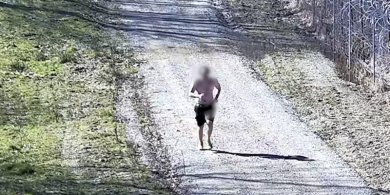 Artykuł: Fotografował granicę i zaczął biec. Po chwili pojawili się funkcjonariusze [WIDEO]