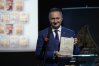 Starosta Andrzej Abako prezentuje „Kuchnie Świętej Warmii. Biesiadnik kulinarny”