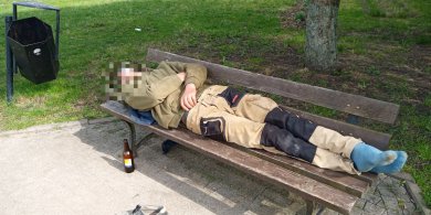 Artykuł: W plenerze „piwko nie można”. Piją i zaczepiają przechodniów w Olsztynie