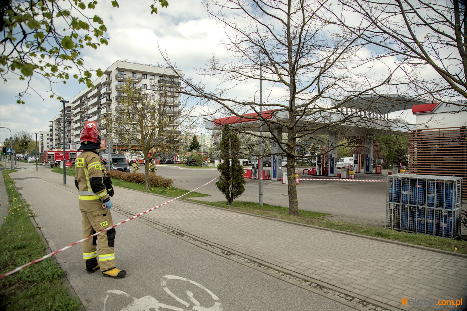 Rozszczelnienie zbiornika z gazem. Strażacy zamknęli stację paliw przy al. Sikorskiego w Olsztynie [ZDJĘCIA, AKTUALIZACJA]
