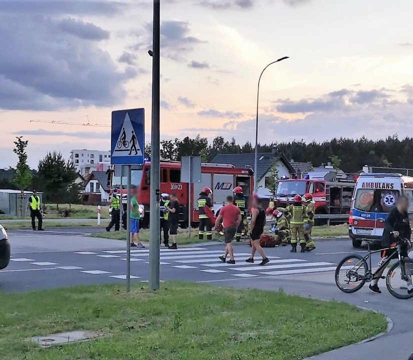 Poważne potrącenie na ul. Płoskiego. 50-latka trafiła do szpitala