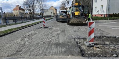Artykuł: Zrywanie asfaltu w centrum Olsztyna. "Będzie pięknie. Ale najpierw trochę poboli"