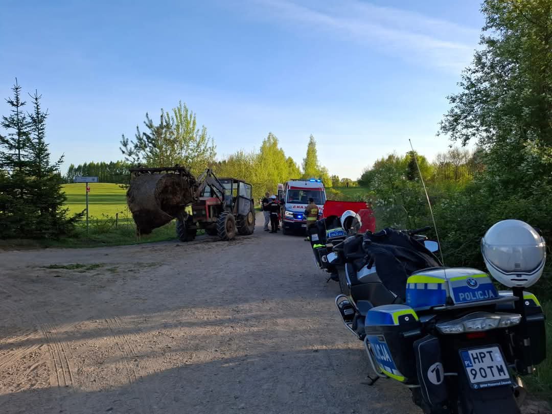 Tragedia w pow. giżyckim. Nie żyje 3-letnie dziecko potrącone przez ciągnik rolniczy