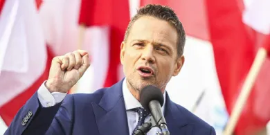 Rafał Trzaskowski (KO) w Olsztynie: Nie ma miejsca na antysemityzm, dzielenie ludzi i hejt [ZDJĘCIA]