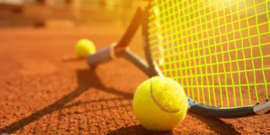Polski tenis na światowym poziomie – co stoi za sukcesem naszych tenisistów