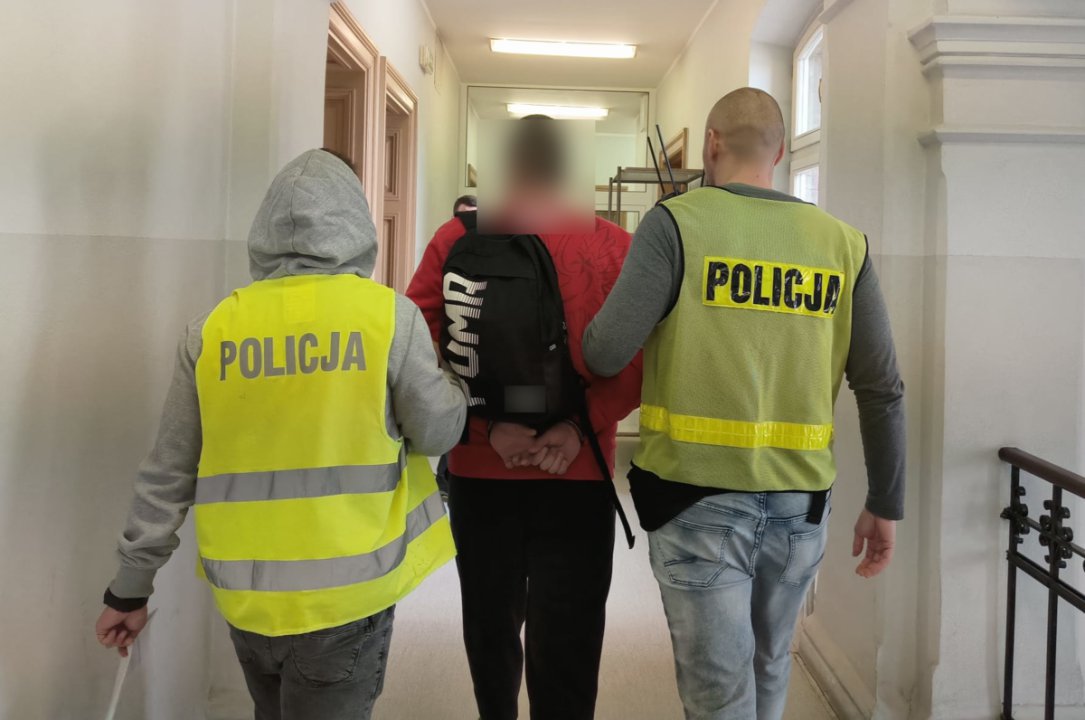 Olsztyn. 36-latek kradł alkohol, 37-latek okradał ZDZiT