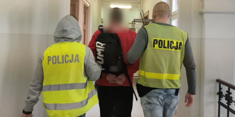 Olsztyn. 36-latek kradł alkohol, 37-latek okradał ZDZiT
