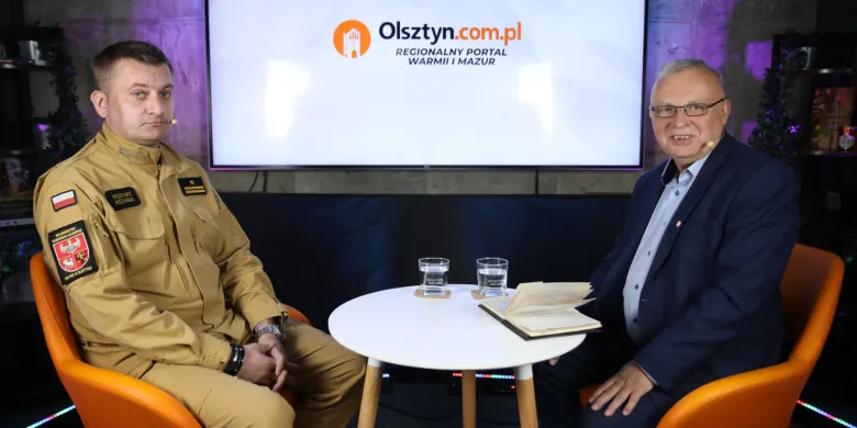 Mł. bryg. Grzegorz Różański (KW PSP): "Ludzie uciekają od niebezpieczeństwa, a my idziemy 'pod prąd'" [WIDEO]