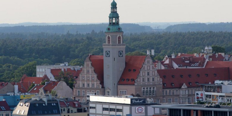 Zamiast załatwić sprawę, załatwił „dwójkę”. Za grosz kultury w ratuszowej toalecie
