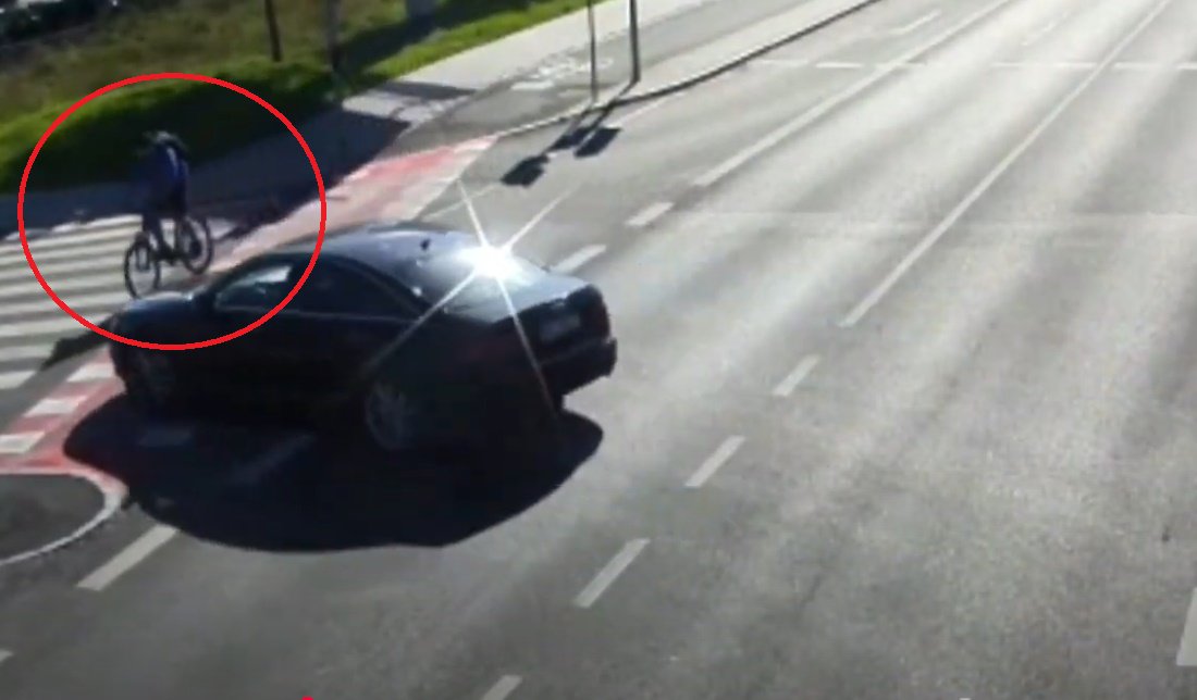 Olsztyn. 19-latek w subaru "zdjął" rowerzystę z siodełka