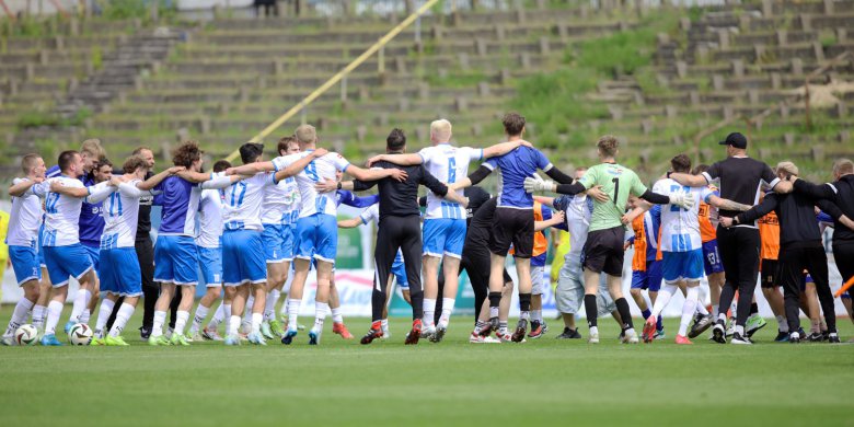 Ostatnia sekunda meczu i... gol! Stomil pokonał Victorię Sulejówek [ZDJĘCIA]