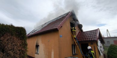 Artykuł: Kuchenka gazowa przyczyną pożaru w Stawigudzie. Poszkodowana 68-letnia kobieta