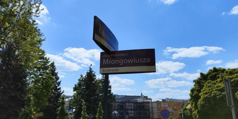 Polonista płakał, gdy czytał. 10-latek zauważył literówkę w "Śródmieśiu" w Olsztynie [ZDJĘCIA]