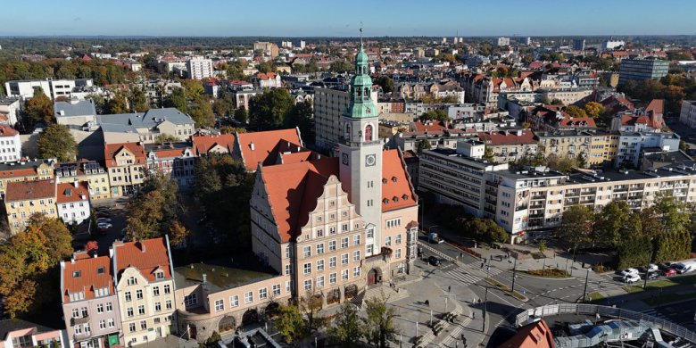 Artykuł: Populacyjna zagadka Olsztyna. "Ubywa nam mieszkańców, a przybywa mieszkań"