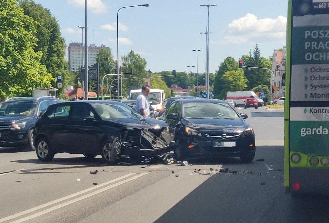 Chwila nieuwagi i „bum”. 49-latek ze skody myślał, iż zdąży...