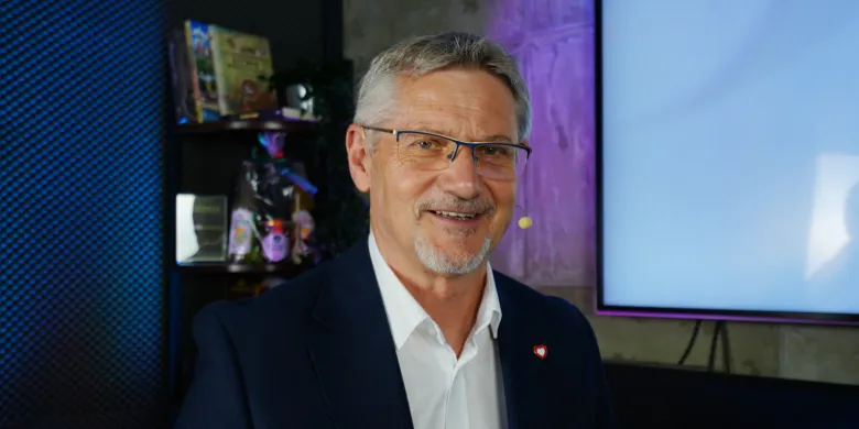 Janusz Cichoń (KO): "35 ustaw jest już w tej chwili w sejmie, 350 jest "w obróbce" i 150 jest w trakcie dyskusji społecznych" [WIDEO]