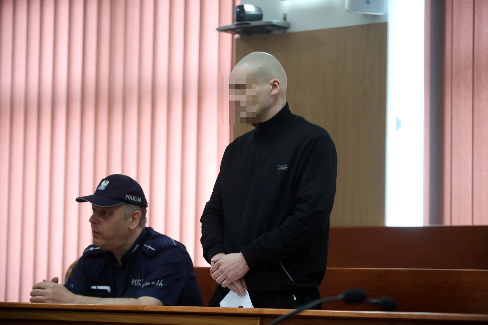 Olsztyn. 39-latek ruszył na ojca z nożem, teraz przeprasza. Sąd zdecydował ws. Łukasza I.