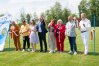 Uroczyste przecięcie wstęgi podczas ceremonii otwarcia stadionu w Małdytach