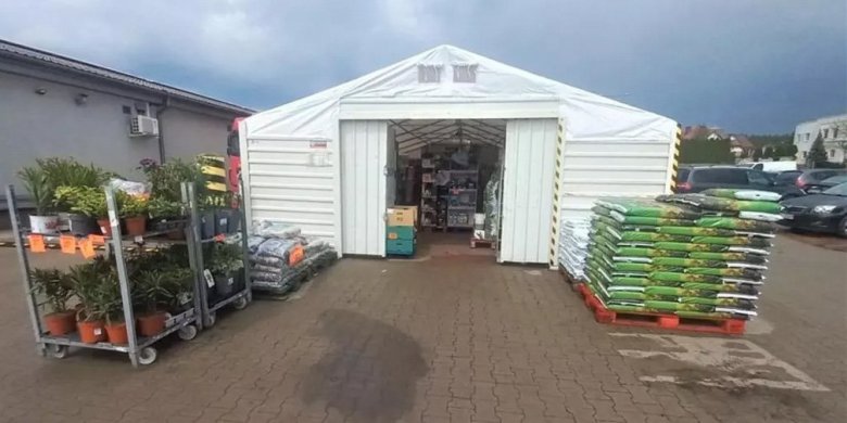 Letnie namioty Biedronki na Warmii i Mazurach – gdzie je znaleźć?