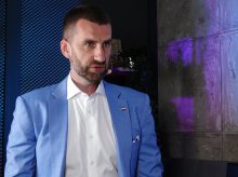 Rozmawiamy z Marcinem Możdżonkiem. Czy Polacy powinni mieć szerszy dostęp do broni? [WIDEO]