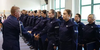 12 kobiet i 8 mężczyzn. Za nami kolejne ślubowanie nowych policjantów Warmii i Mazur [ZDJĘCIA]
