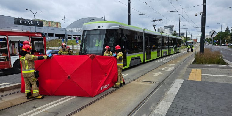 Potrącenie przez tramwaj na al. Piłsudskiego. 58-latka nie żyje [AKTUALIZACJA]