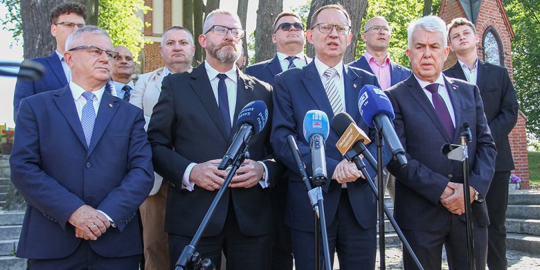 Grzegorz Braun chce, żeby Gietrzwałd był sanktuarium narodowym. 