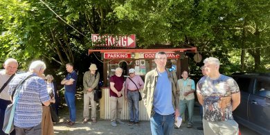 Artykuł: Protest przeciwko likwidacji strzeżonego parkingu przy Nowowiejskiego. „Traktuję to wypowiedzenie, jako represję”