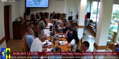 Policja na sesji rady gminy w Jonkowie. Ręka „gruchnęła” na komodę. Radna: „To się nazywa – obrona konieczna”