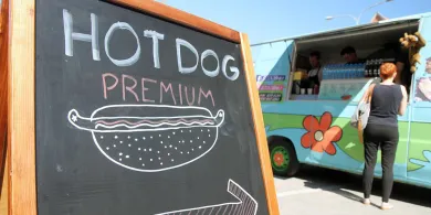 Fast foody słabo wystartowały przed wakacjami. Na razie są na lekkim minusie [ANALIZA]