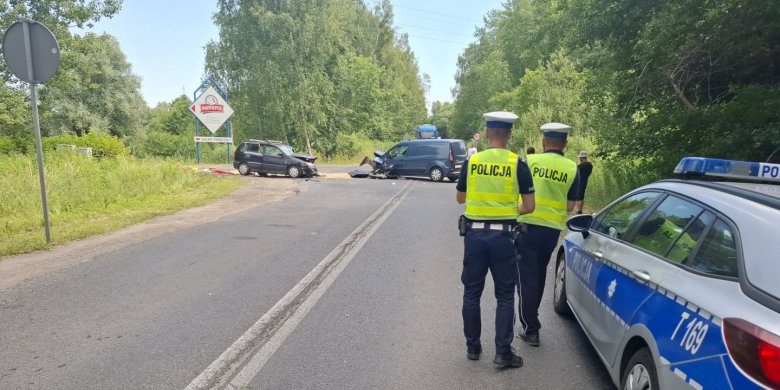 Zientary-Malewskiej zablokowana po wypadku. Kierujący mitsubishi trafił do szpitala
