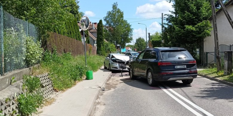 Czołowe zderzenie w Gutkowie. 30-latek trafił do szpitala