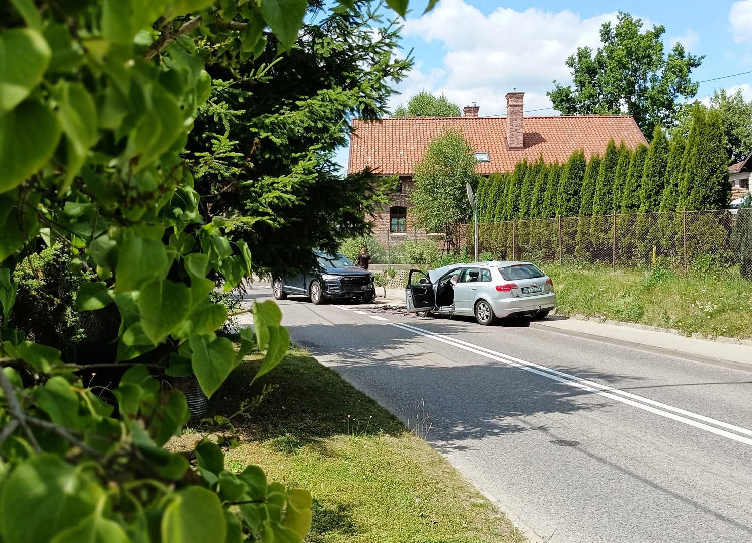 Czołowe zderzenie w Gutkowie. 30-latek trafił do szpitala